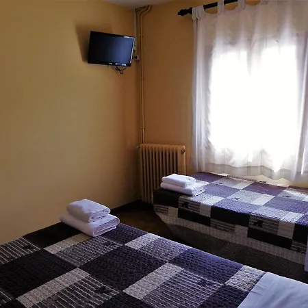 Alt Pirineu Гостевой дом Soriguera