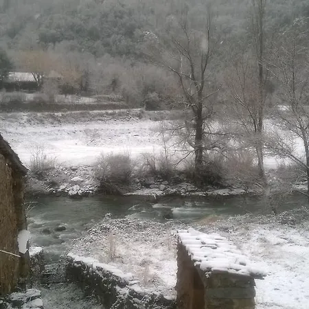 Alt Pirineu Гостевой дом Soriguera