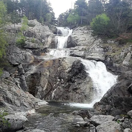 Alt Pirineu Гостевой дом Soriguera